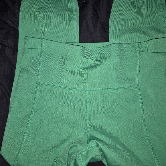All in Motion Vibrant Green Leggings - Picture 1 of 4